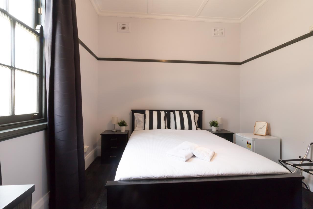 Royal Hotel Ryde Сидней Экстерьер фото